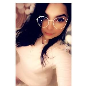 Meet your Posher, Marie torres